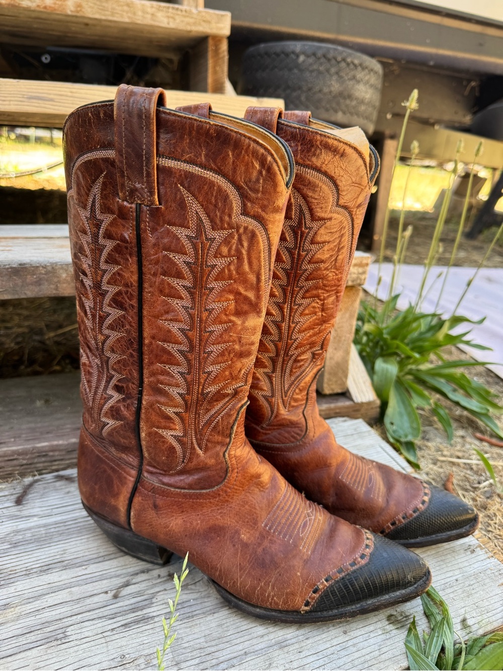 Vintage Tony Lama Brown Leather Western Cowboy Boots with Black Toe - Picture 3 of 9